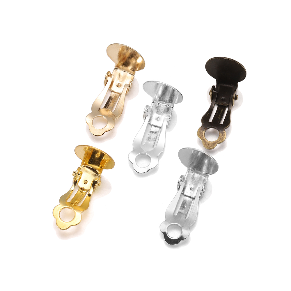 Body Jewelry Retainers - 50 ชิ้น/ล็อต ต่างหูแบบหนีบโลหะขนาด 10 มม. ฐานเปล่าสำหรับติดกระจกคาโบชอง