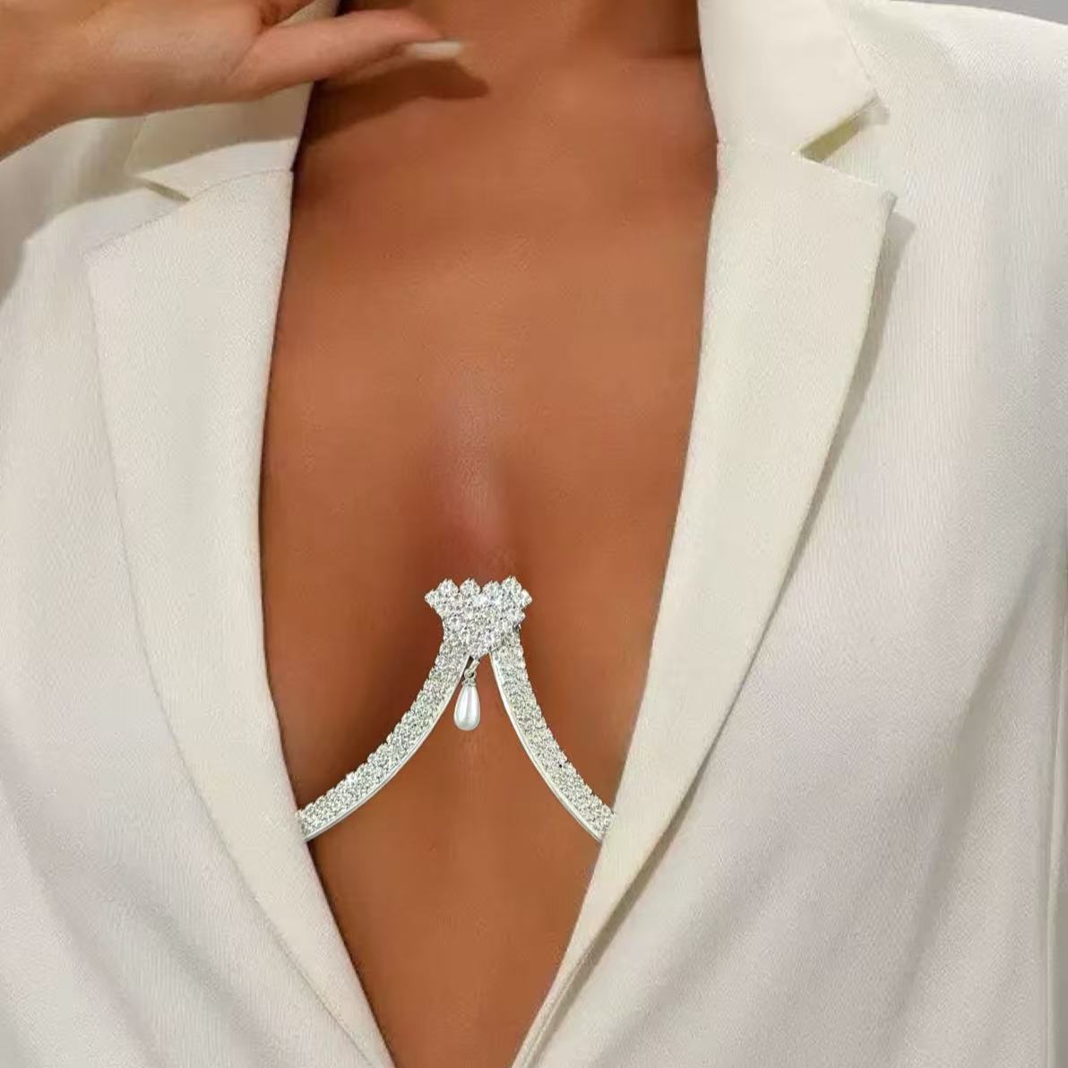 Body Jewelry Necklace - สร้อยคอประดับไข่มุกรูปหัวใจสำหรับผู้หญิง ช่วยพยุงหน้าอก เครื่องประดับร่างกาย ประดับเพชรเทียม ของขวัญแฟชั่นสุดฮิต ชุดว่ายน้ำบิกินี่ชายหาด